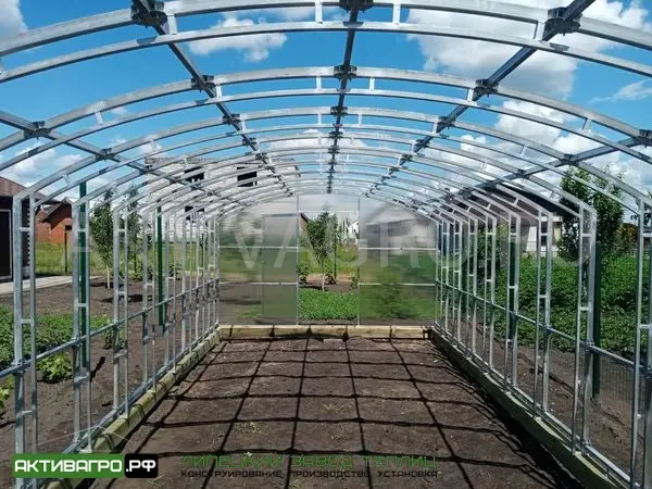Теплица Ударница Благодатная, ширина 3/3.5 м, труба 40х20 + 20х20 Теплица Ударница Благодатная, ширина 3/3.5 м, труба 40х20 + 20х20