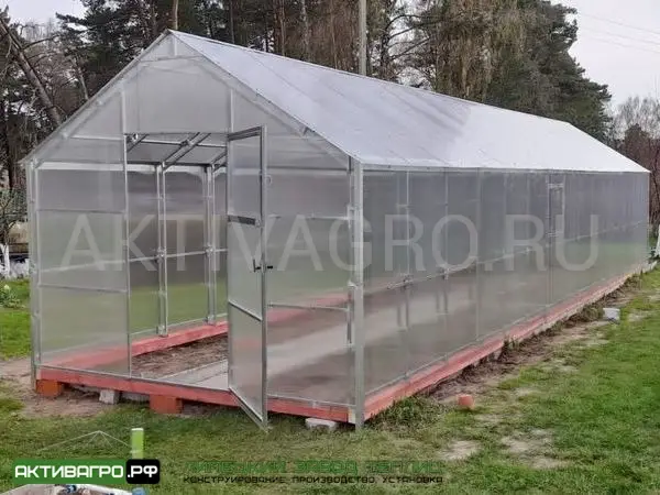 Теплица «Ударница Англичанка», ширина 2.5/3 м, труба 20х20 + 20х20 Теплица «Ударница Англичанка», ширина 2.5/3 м, труба 20х20 + 20х20